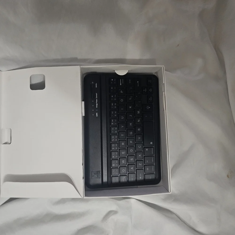 Black Wireless Keyboard for Tablets